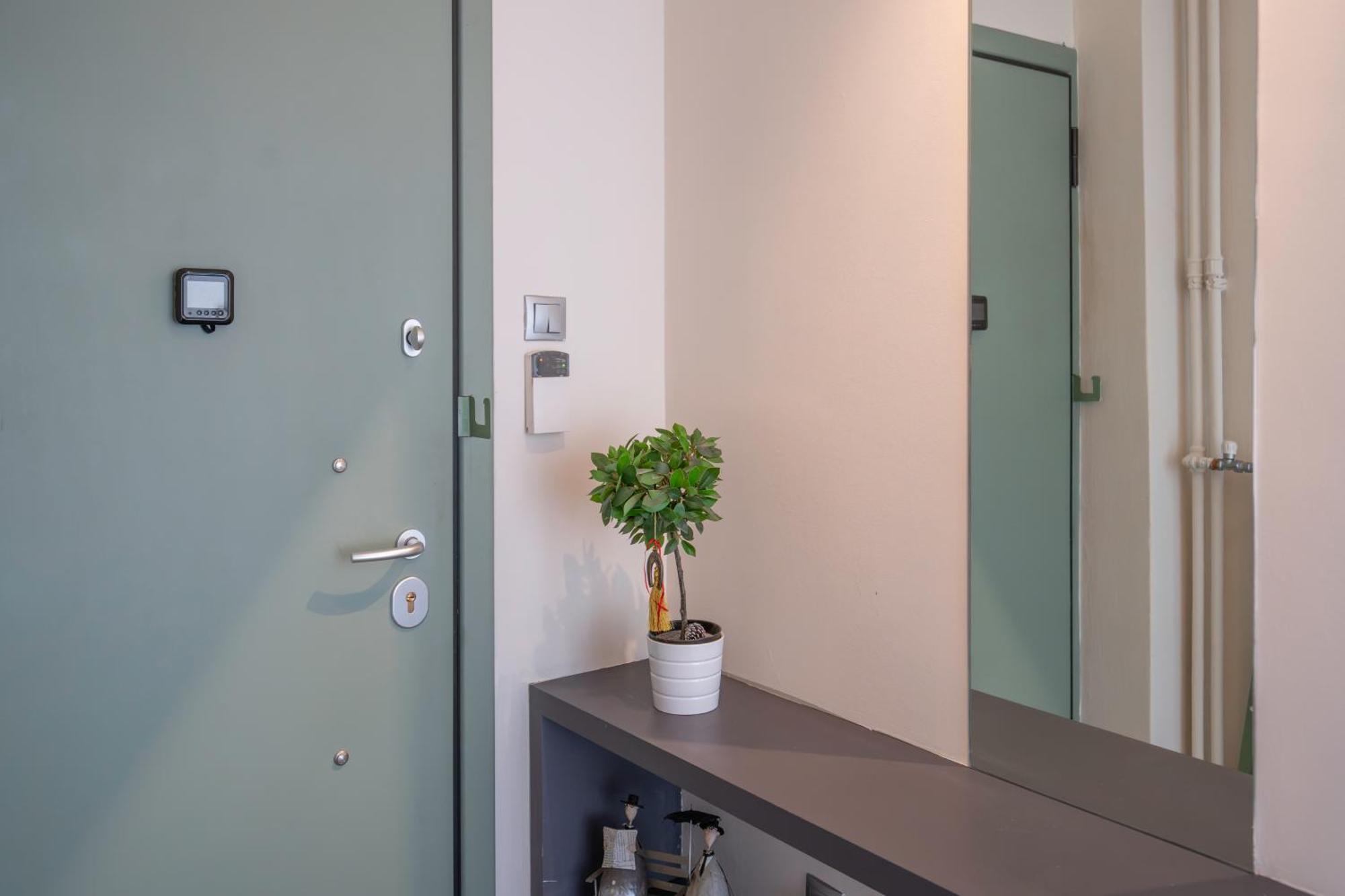 City Oasis: Newly Renovated 2Br Apt In City Center Αθήνα Εξωτερικό φωτογραφία